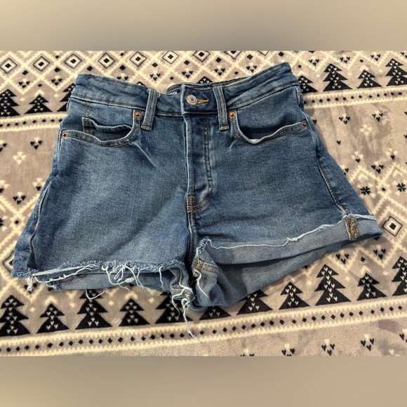 Old Navy shorts - Picture 1 of 3